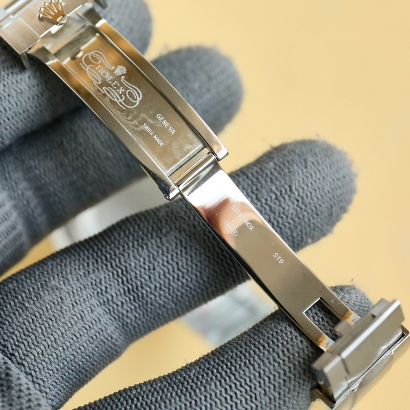 3135：v11版勞力士潛航者、水鬼強(qiáng)勢(shì)來(lái)襲，特別是綠水鬼116610LV的圈口