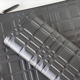 壓花格紋皮革長款錢夾【B 家】原單出品 ～～ 大面采用進口小牛皮壓花，銀色金屬五