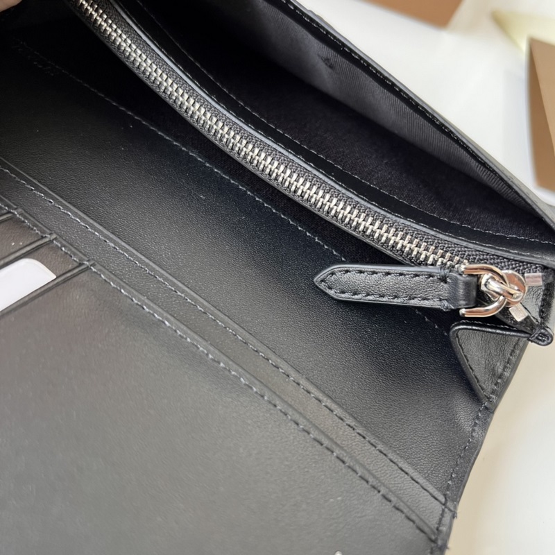 壓花格紋皮革長款錢夾【B 家】原單出品 ～～ 大面采用進口小牛皮壓花，銀色金屬五