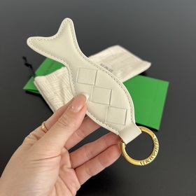 #Bv 新款小魚(yú)鑰匙扣806109 小魚(yú)形狀鑰匙扣 “年年有餘”的吉祥寓意 代表