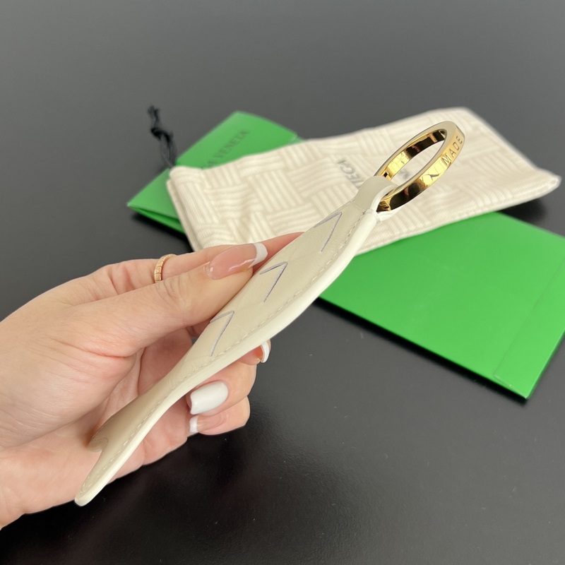 #Bv 新款小魚鑰匙扣806109 小魚形狀鑰匙扣 “年年有餘”的吉祥寓意 代表