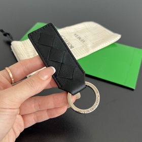 #BV 新款鑰匙扣 800553 單張編織皮革鑰匙扣 小小一個(gè) 方便攜帶 采用N