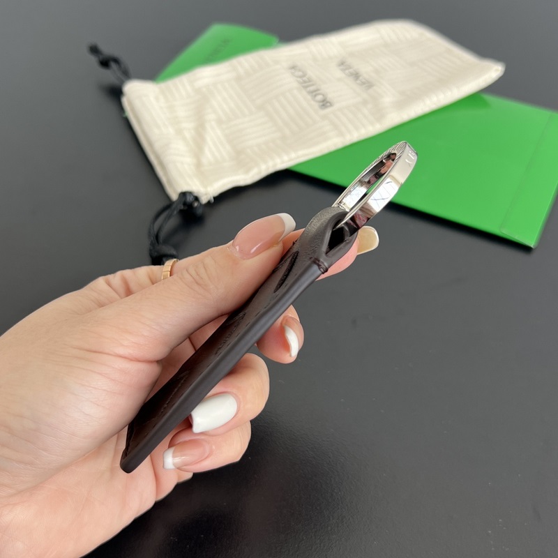 #BV 新款鑰匙扣 800553 單張編織皮革鑰匙扣 小小一個 方便攜帶 采用N