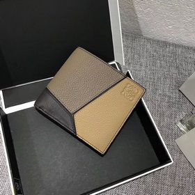 ## 男士Puzzle bifold wallet系列拼色短夾出貨，采用珠地小牛