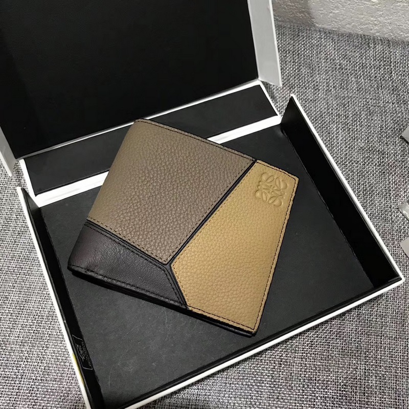 ## 男士Puzzle bifold wallet系列拼色短夾出貨，采用珠地小牛