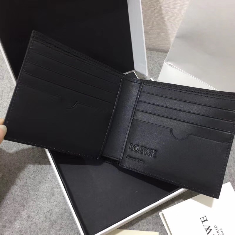 ## 男士Puzzle bifold wallet系列拼色短夾出貨，采用珠地小牛