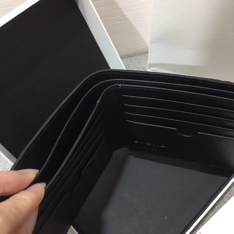 ## 男士Puzzle bifold wallet系列拼色短夾出貨，采用珠地小牛