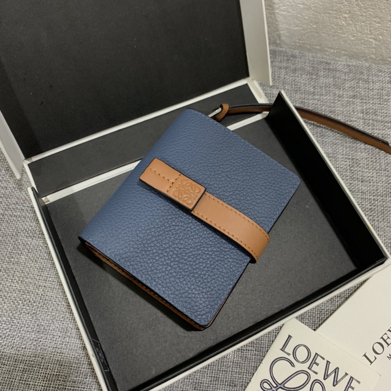 compact zip wallet短夾出貨，選用耐磨的珠地小牛皮，采用雙色組合