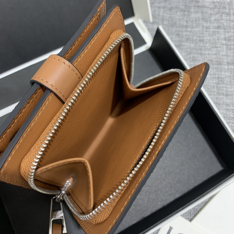 compact zip wallet短夾出貨，選用耐磨的珠地小牛皮，采用雙色組合