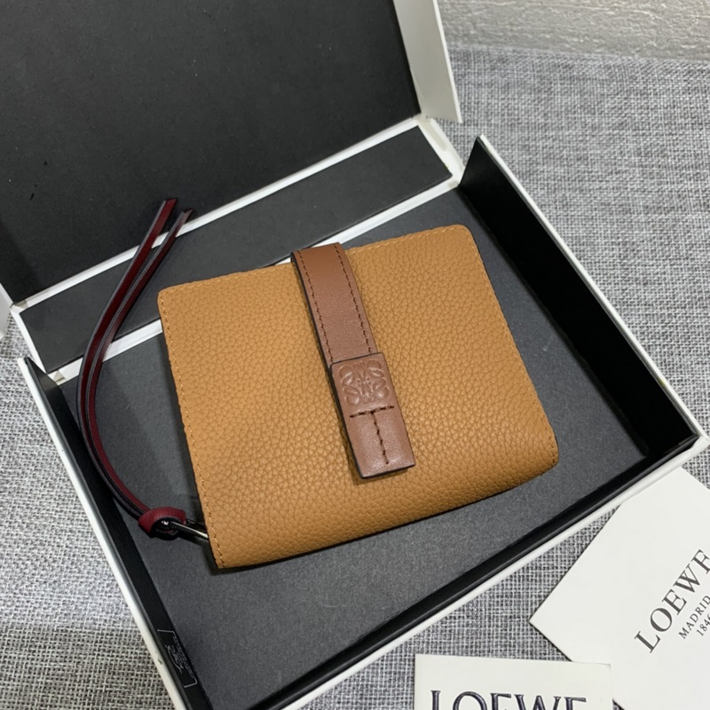 compact zip wallet短夾出貨，選用耐磨的珠地小牛皮，采用雙色組合