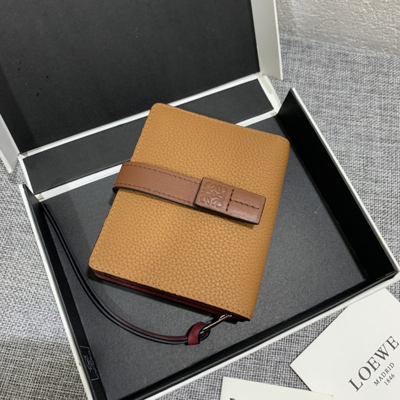 compact zip wallet短夾出貨，選用耐磨的珠地小牛皮，采用雙色組合