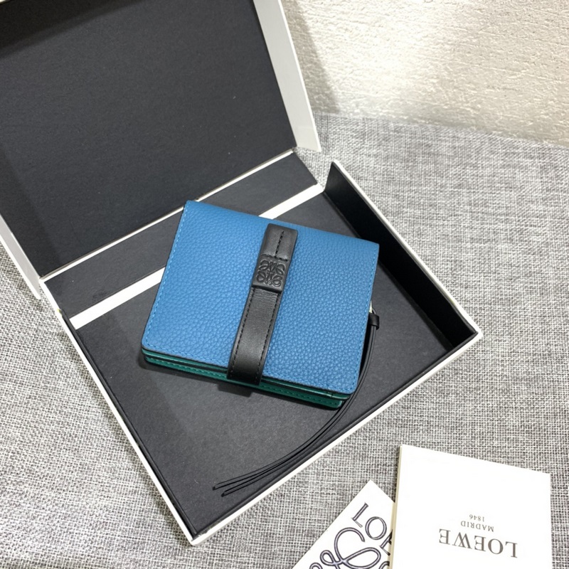 compact zip wallet短夾出貨，選用耐磨的珠地小牛皮，采用雙色組合