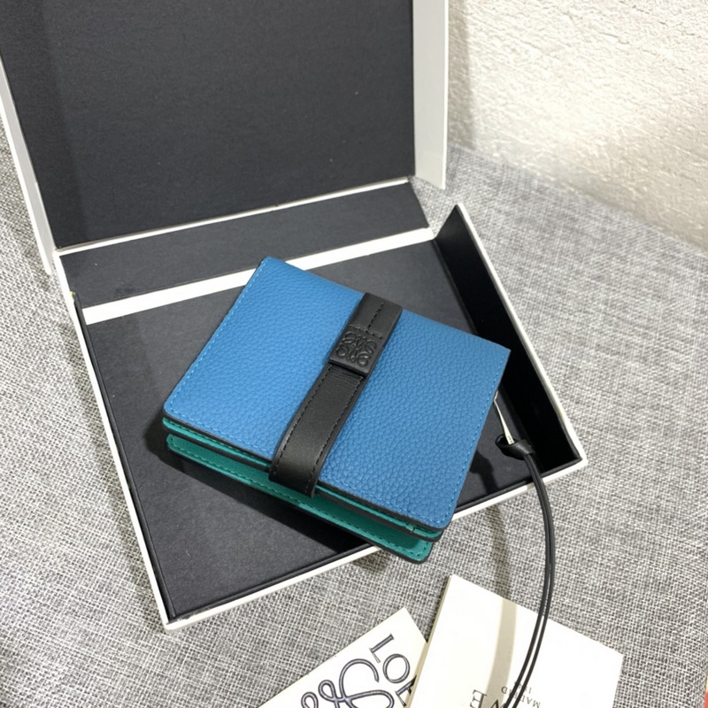 compact zip wallet短夾出貨，選用耐磨的珠地小牛皮，采用雙色組合