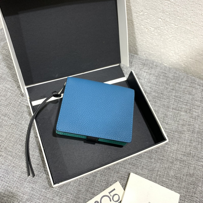 compact zip wallet短夾出貨，選用耐磨的珠地小牛皮，采用雙色組合