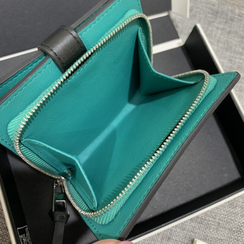 compact zip wallet短夾出貨，選用耐磨的珠地小牛皮，采用雙色組合