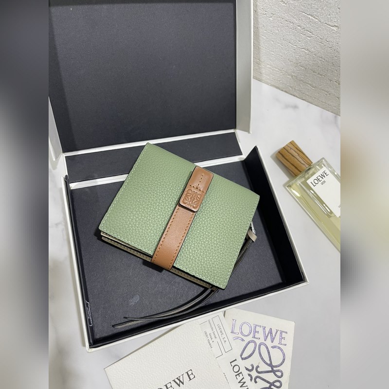 compact zip wallet短夾出貨，選用耐磨的珠地小牛皮，采用雙色組合