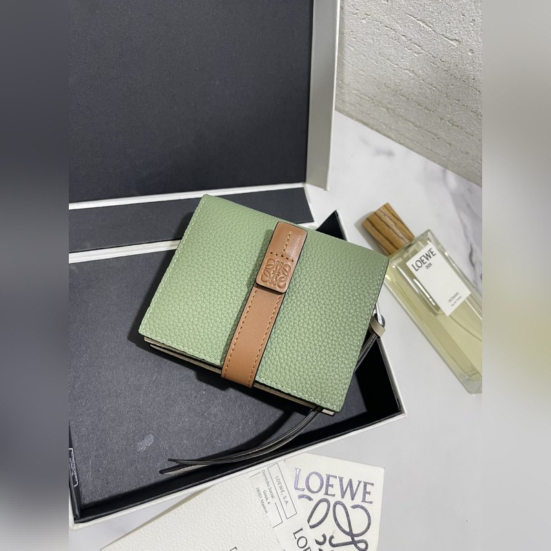 compact zip wallet短夾出貨，選用耐磨的珠地小牛皮，采用雙色組合