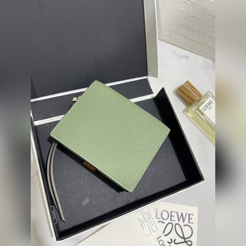 compact zip wallet短夾出貨，選用耐磨的珠地小牛皮，采用雙色組合