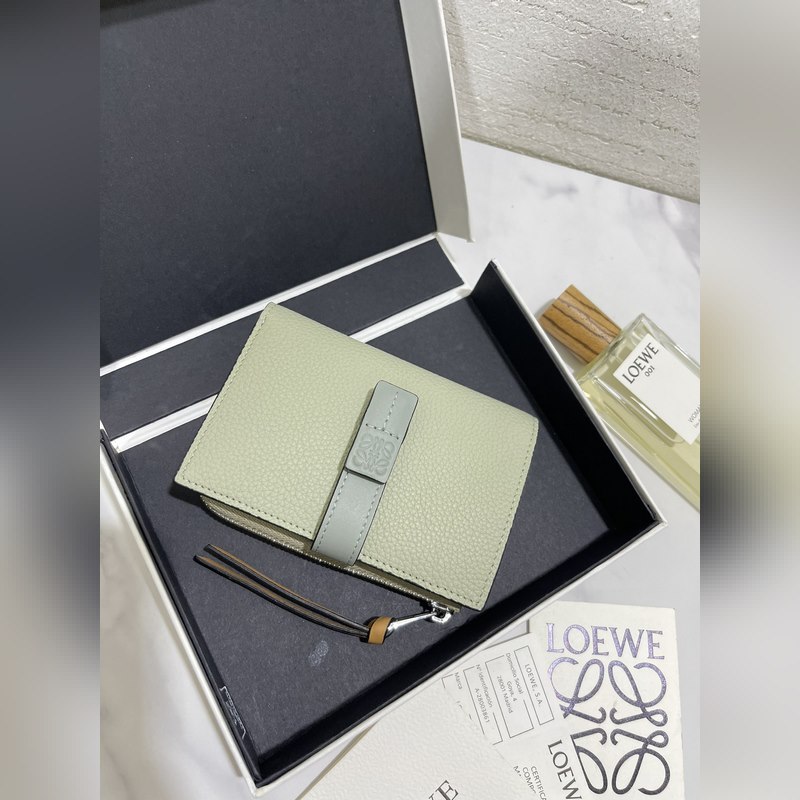 compact zip wallet短夾出貨，選用耐磨的珠地小牛皮，采用雙色組合