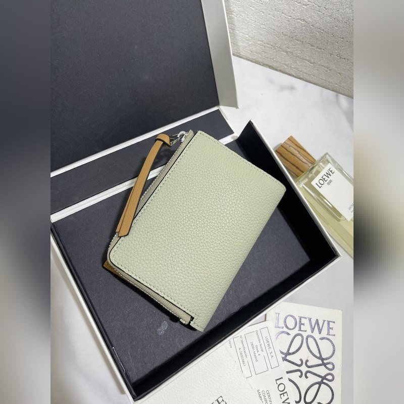 compact zip wallet短夾出貨，選用耐磨的珠地小牛皮，采用雙色組合