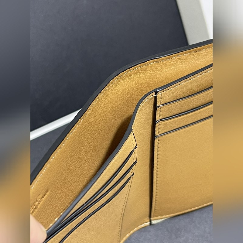 compact zip wallet短夾出貨，選用耐磨的珠地小牛皮，采用雙色組合