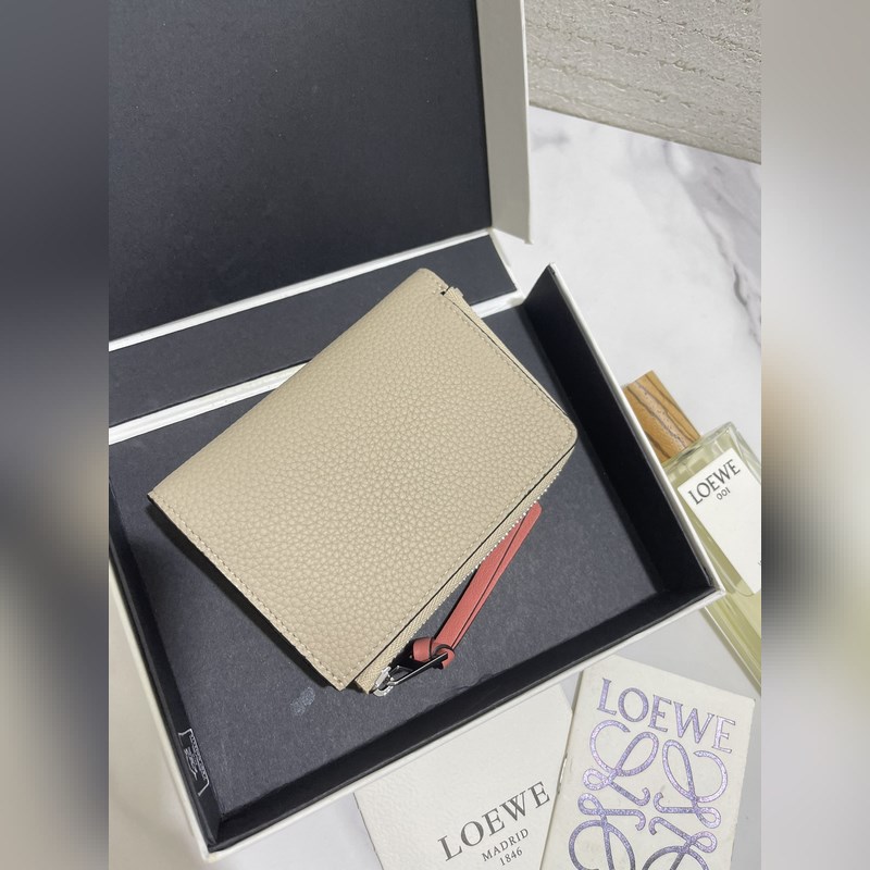 compact zip wallet短夾出貨，選用耐磨的珠地小牛皮，采用雙色組合