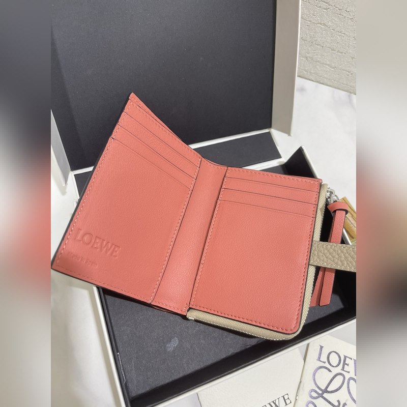 compact zip wallet短夾出貨，選用耐磨的珠地小牛皮，采用雙色組合