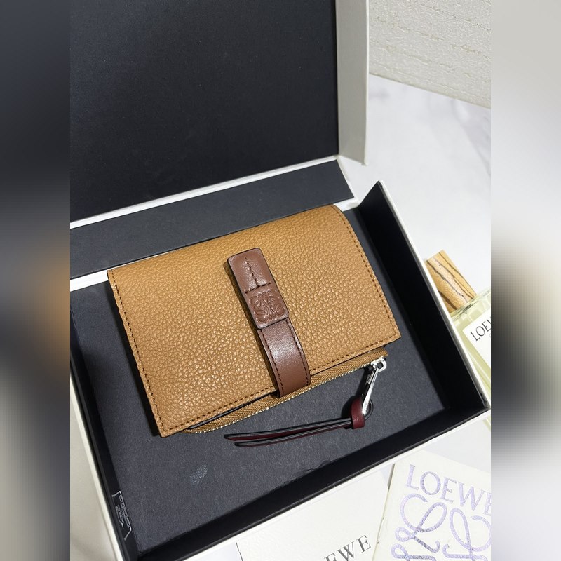 compact zip wallet短夾出貨，選用耐磨的珠地小牛皮，采用雙色組合