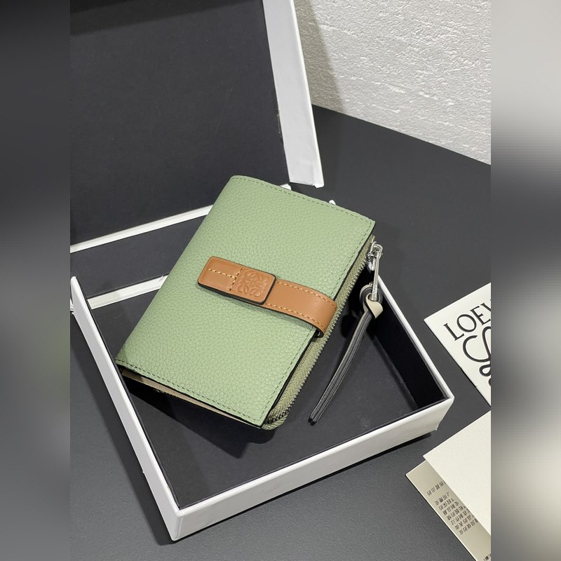 compact zip wallet短夾出貨，選用耐磨的珠地小牛皮，采用雙色組合