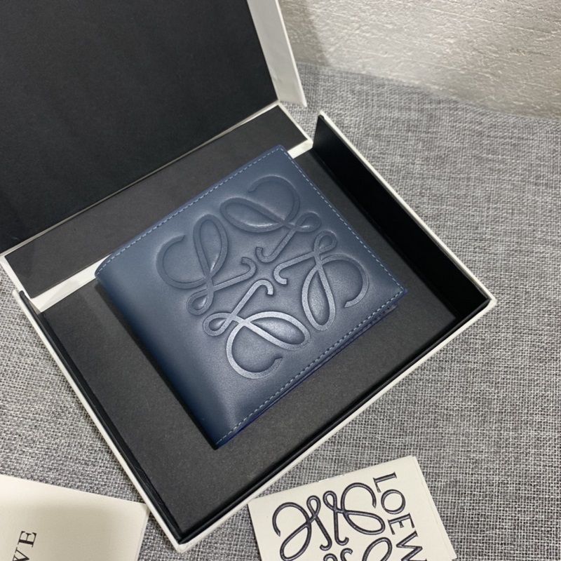 # Brand bifold wallet 男士系列對折短夾出貨，選用優質的小牛