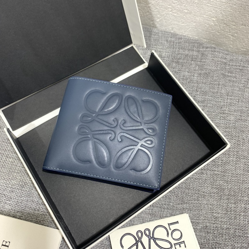 # Brand bifold wallet 男士系列對折短夾出貨，選用優質的小牛