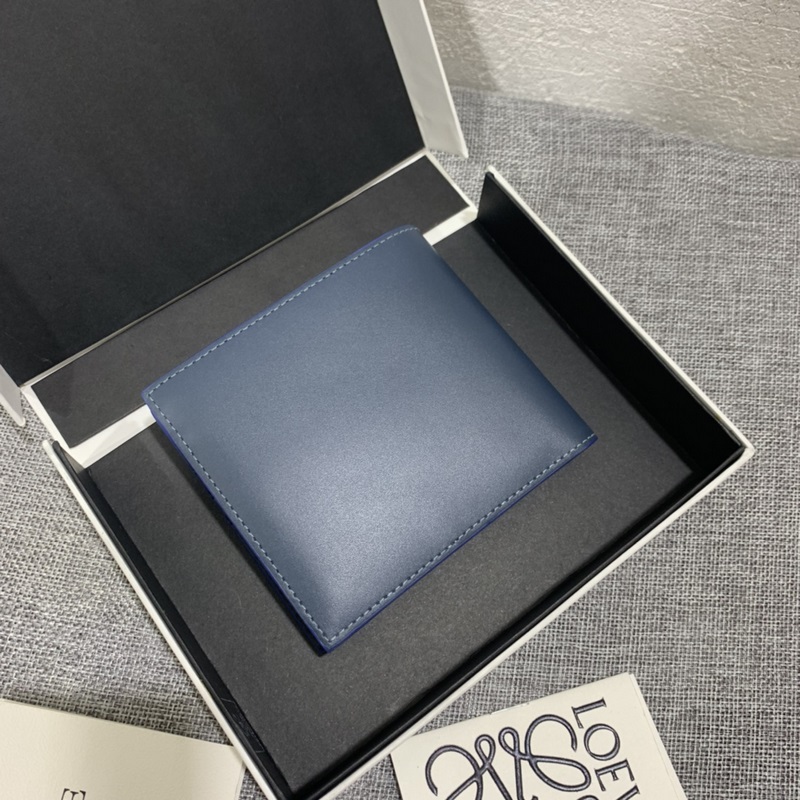 # Brand bifold wallet 男士系列對折短夾出貨，選用優質的小牛