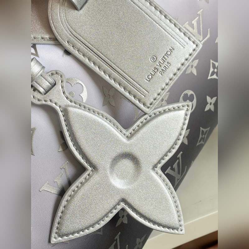 【海原外 單 獨(dú)實(shí)家 拍】動(dòng)態(tài)芯片M12067銀色本款 Keepall Band