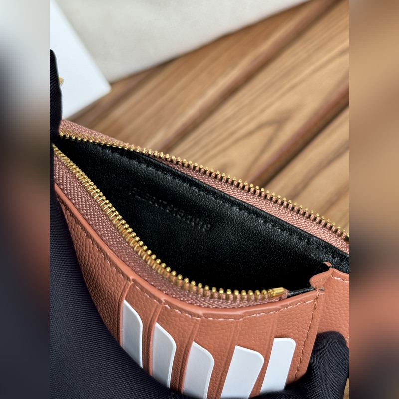 YSL卡包 SAINT LAURENT球紋牛皮卡包！史上最好看的卡包之一；非常