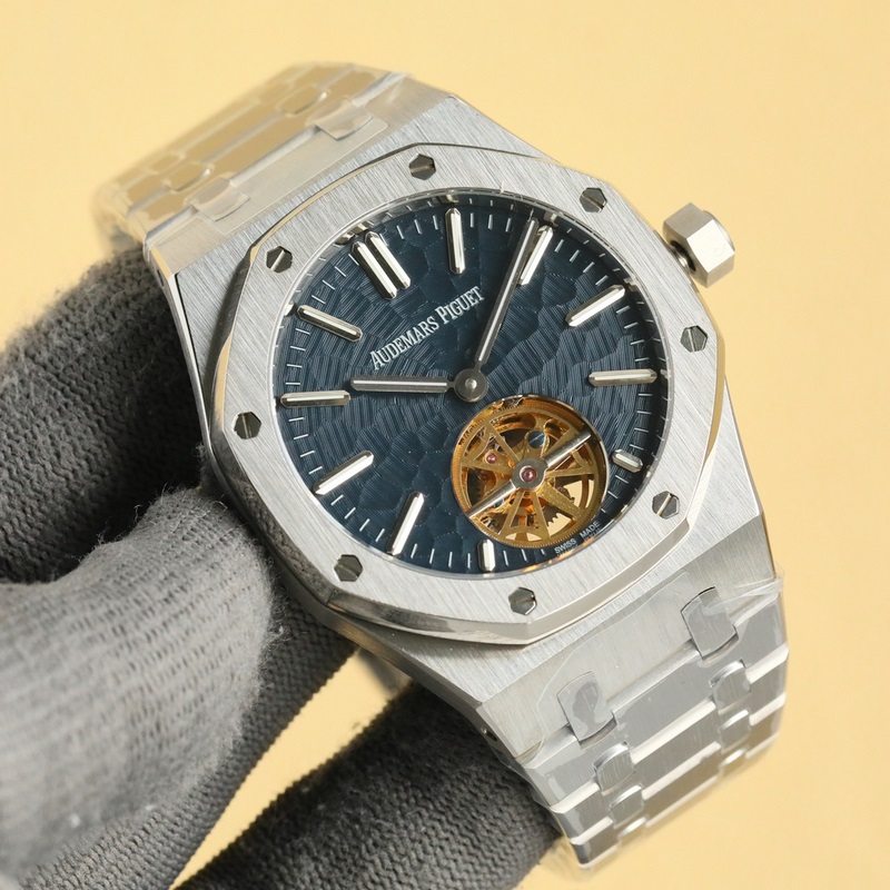 factory.2025愛彼皇家橡樹系列， 搭配進(jìn)口矽膠錶帶佩戴更為舒適。