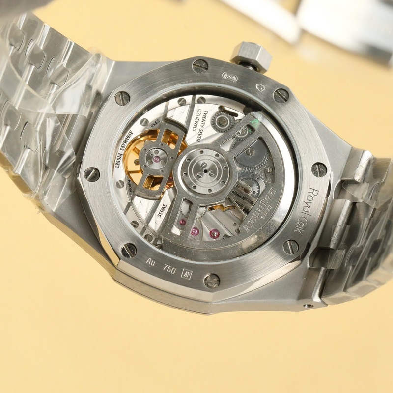 factory.2025愛彼皇家橡樹系列， 搭配進(jìn)口矽膠錶帶佩戴更為舒適。