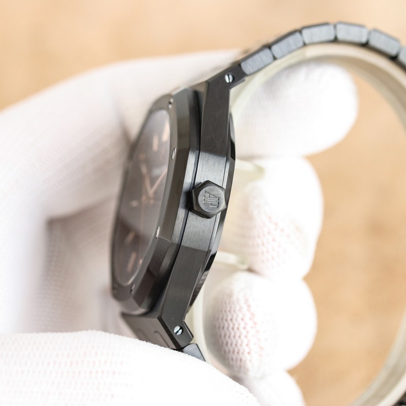 F1新品 愛彼皇家橡樹15500，15510蒂芙尼藍，黑鋼——震撼上線：采用43