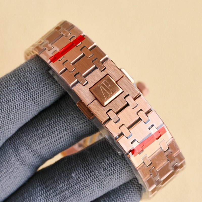 APS出品。愛彼16202系列 APS出品 升級V2版本 械男士腕錶 搭載性能穩(wěn)