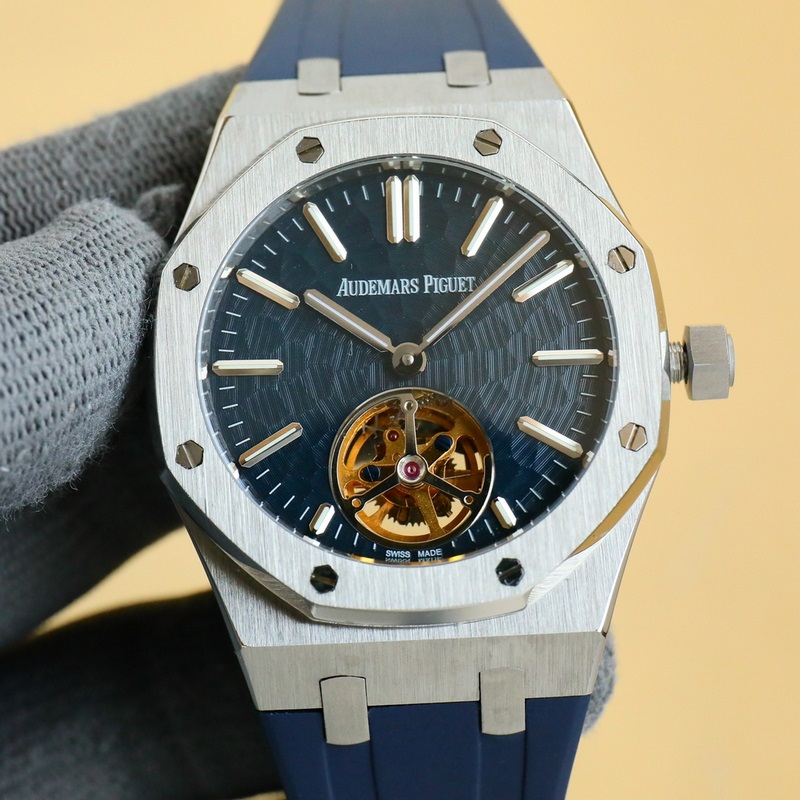 factory.2025愛彼皇家橡樹系列， 搭配進口矽膠錶帶佩戴更為舒適。