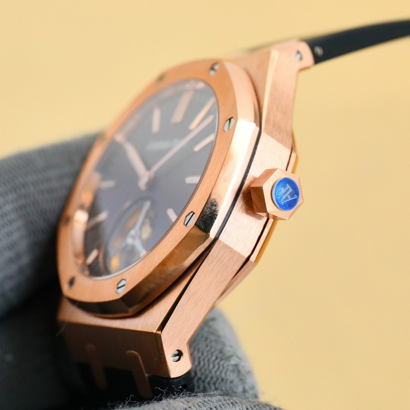 factory.2025愛彼皇家橡樹系列， 搭配進口矽膠錶帶佩戴更為舒適。