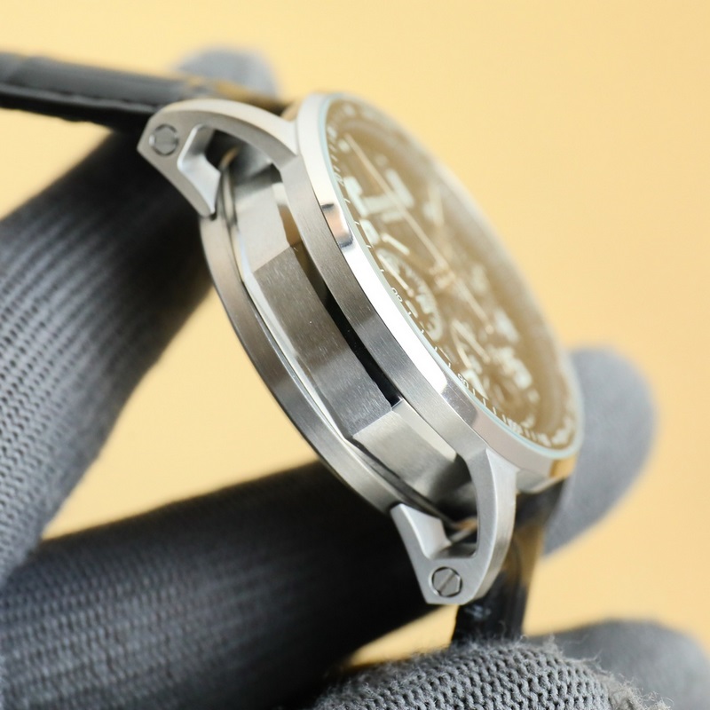 APF愛彼-AP，CODE11.59自動上鍊計時碼錶系列1 材料：316L精鋼2