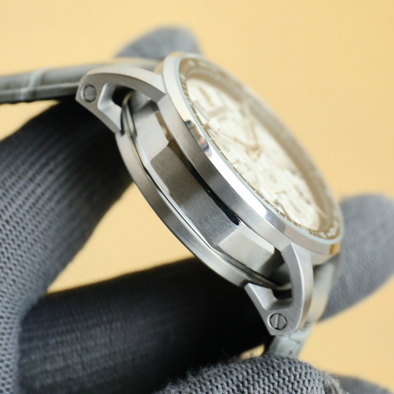 APF愛彼-AP，CODE11.59自動上鍊計時碼錶系列1 材料：316L精鋼2