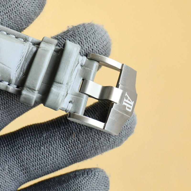 APF愛彼-AP，CODE11.59自動上鍊計時碼錶系列1 材料：316L精鋼2