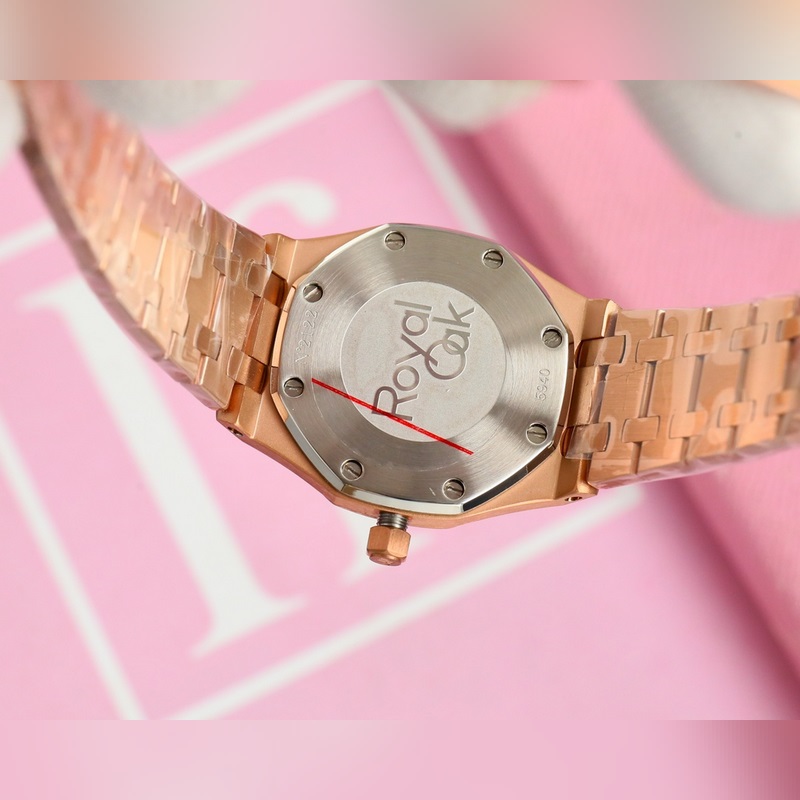 女款_愛彼 AP-皇家橡樹系列 錶盤飾以Lady Tapisserie格紋裝飾，呈現(xiàn)出