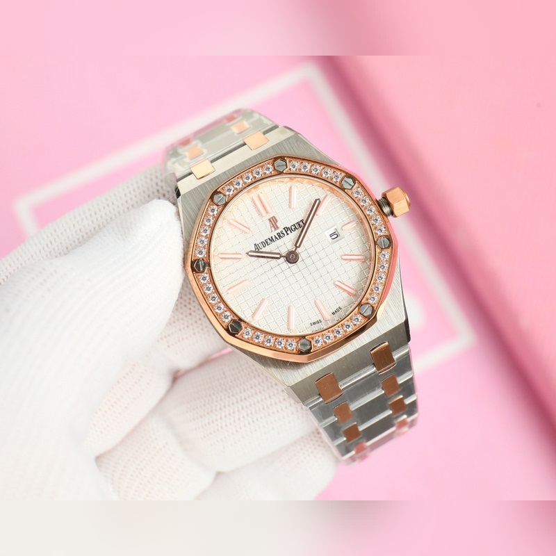 女款_愛彼 AP-皇家橡樹系列 錶盤飾以Lady Tapisserie格紋裝飾，呈現出