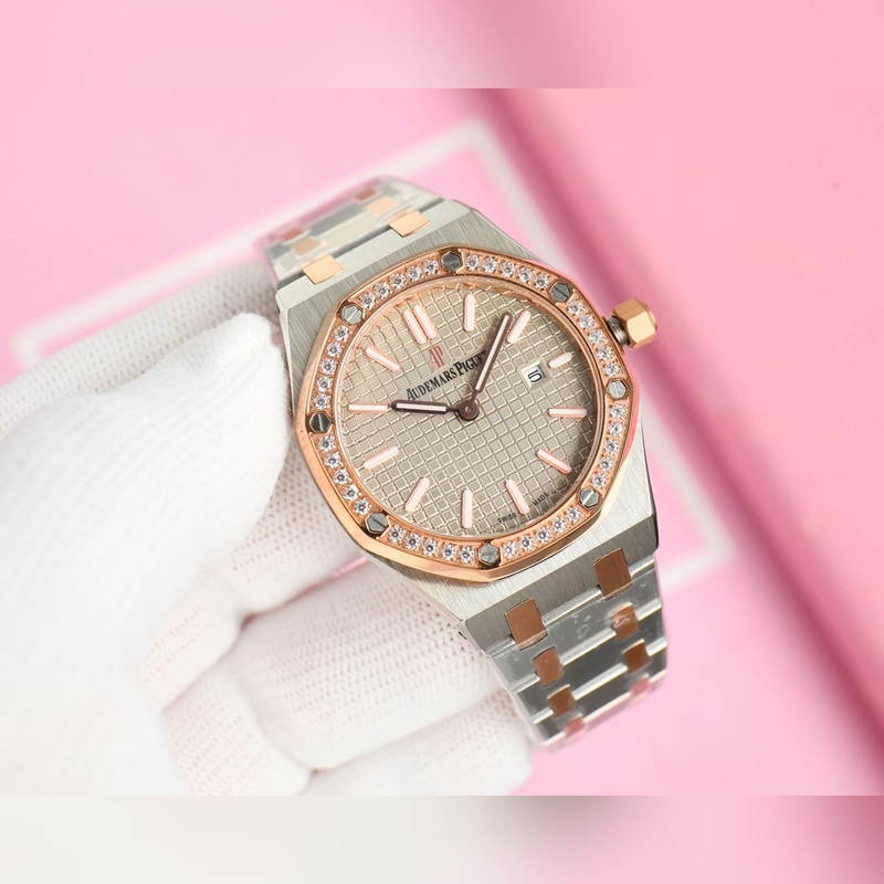 女款_愛彼 AP-皇家橡樹系列 錶盤飾以Lady Tapisserie格紋裝飾，呈現出