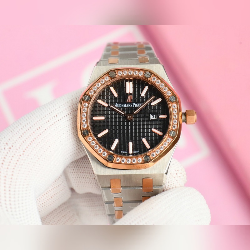 女款_愛彼 AP-皇家橡樹系列 錶盤飾以Lady Tapisserie格紋裝飾，呈現出