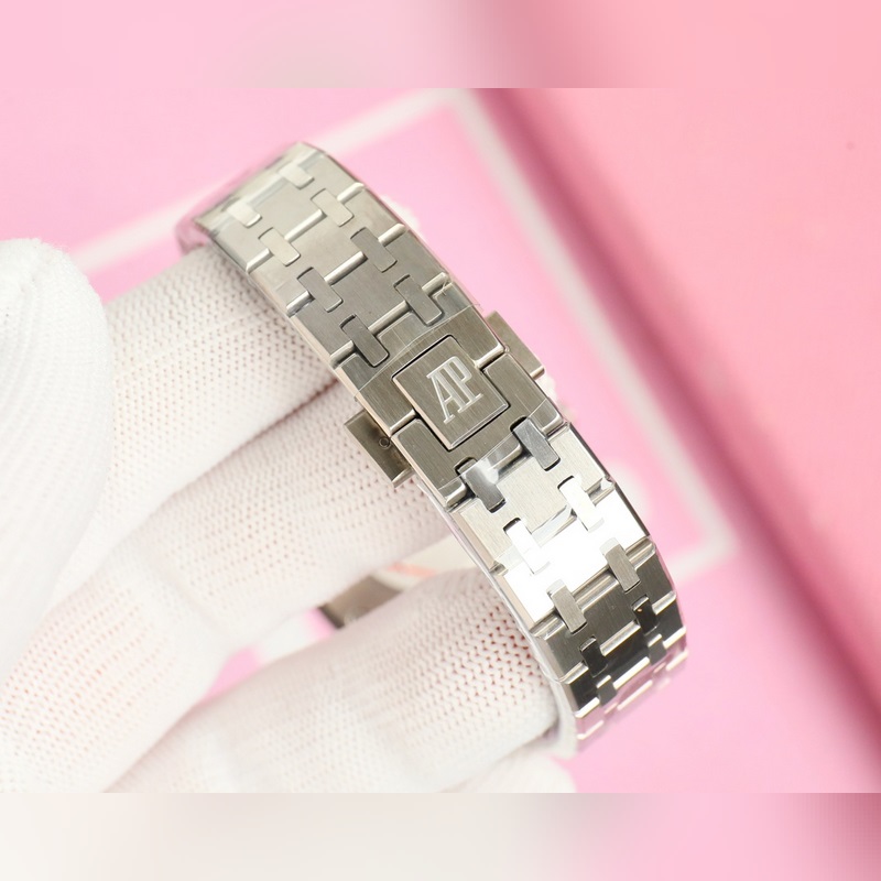 女款_愛彼 AP-皇家橡樹系列 錶盤飾以Lady Tapisserie格紋裝飾，呈現(xiàn)出