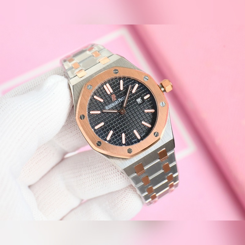 女款_愛彼 AP-皇家橡樹系列 錶盤飾以Lady Tapisserie格紋裝飾，呈現出