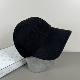 BALENCIAGA巴黎世家新款logo棒球帽，很酷的色系，男女佩戴都有不同st